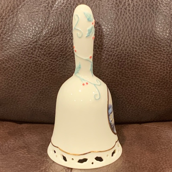 Thomas Kinkade Victorian Christmas IV Porcelain Christmas Bell - Picture 8 of 10
